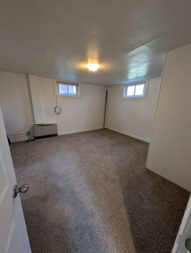 Building Photo - AAJ903