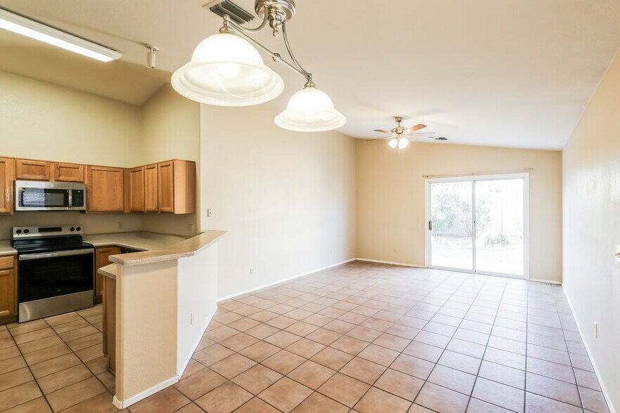 Building Photo - 10179 E Paseo Juan Tabo