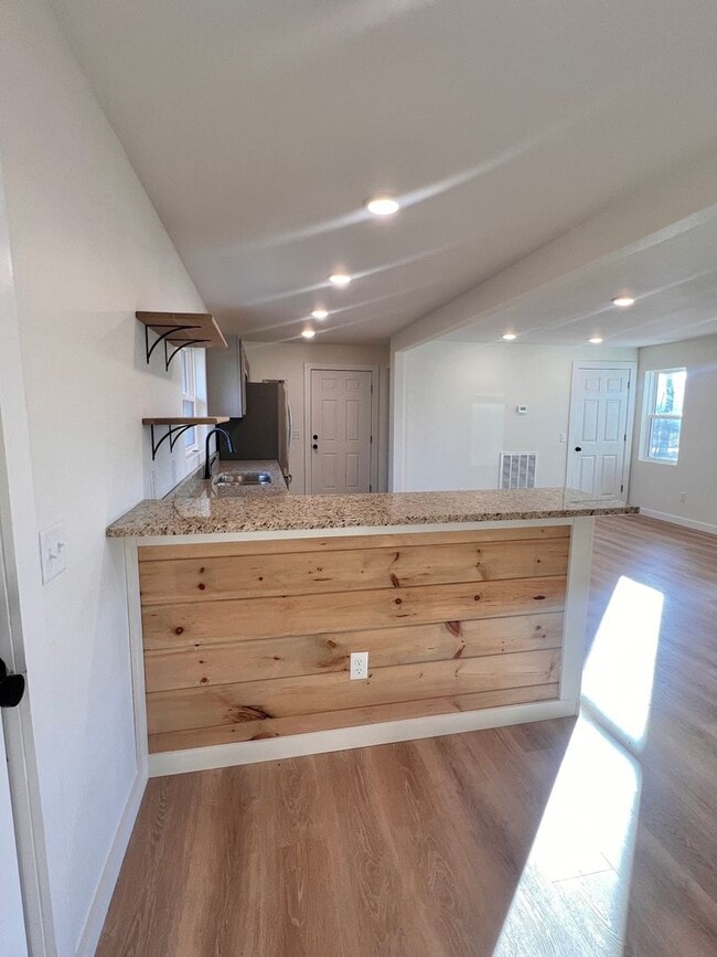 Building Photo - Newly Renovated Modern Cottage in Sevierville, TN — 2 Bed, 2 Bath, Open-Concept Living