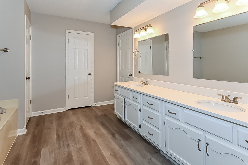 Building Photo - 822 White Pine Dr