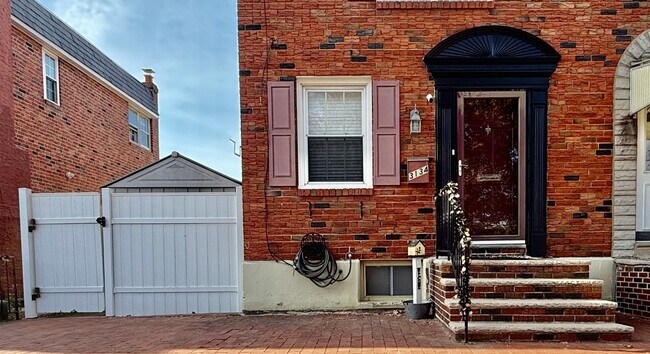 Building Photo - 3134 S 17th St