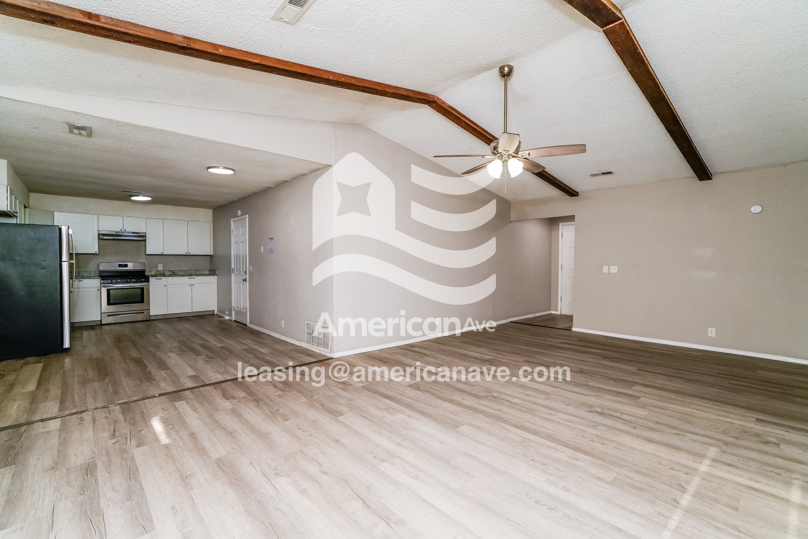 Building Photo - 4408 S Cypress Ave
