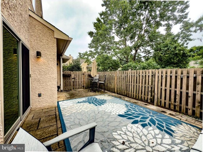 Building Photo - 42 Greythorne Woods Cir
