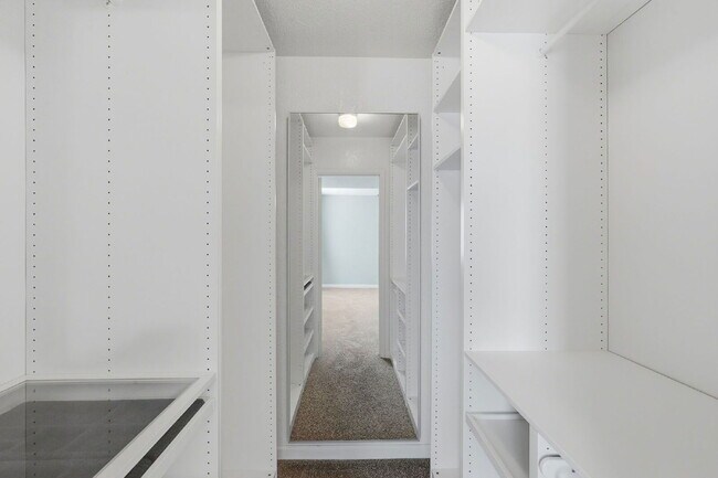 Building Photo - 1056 S Lazona Dr