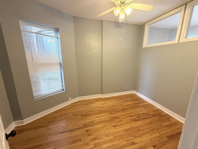 Building Photo - 3140 W Fulton Blvd