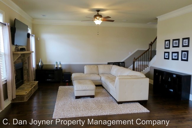 Building Photo - 119 Versilia Ln