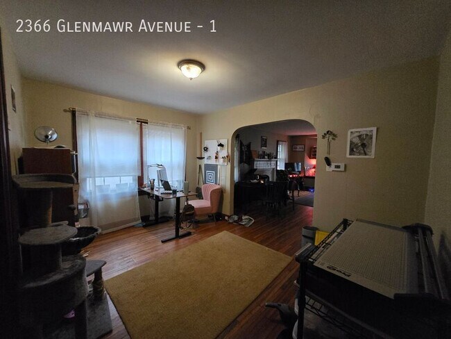 Building Photo - 2366 Glenmawr Ave