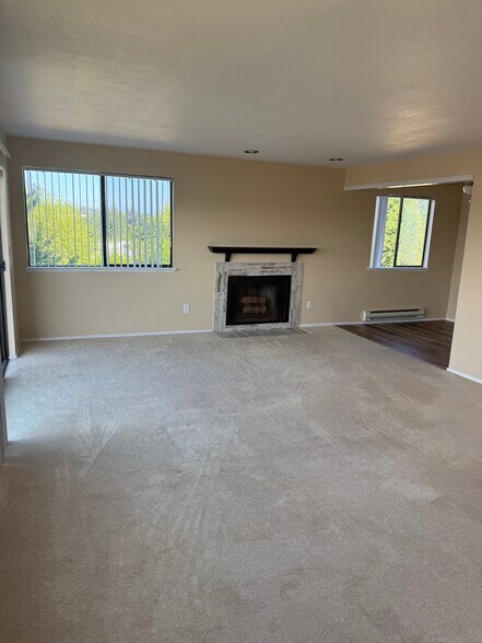 Large Living room - 1602 Naval Ave
