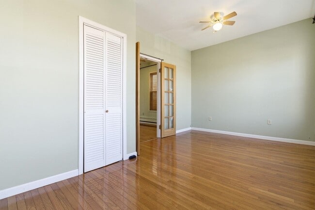 Building Photo - 470 Mallory Ave