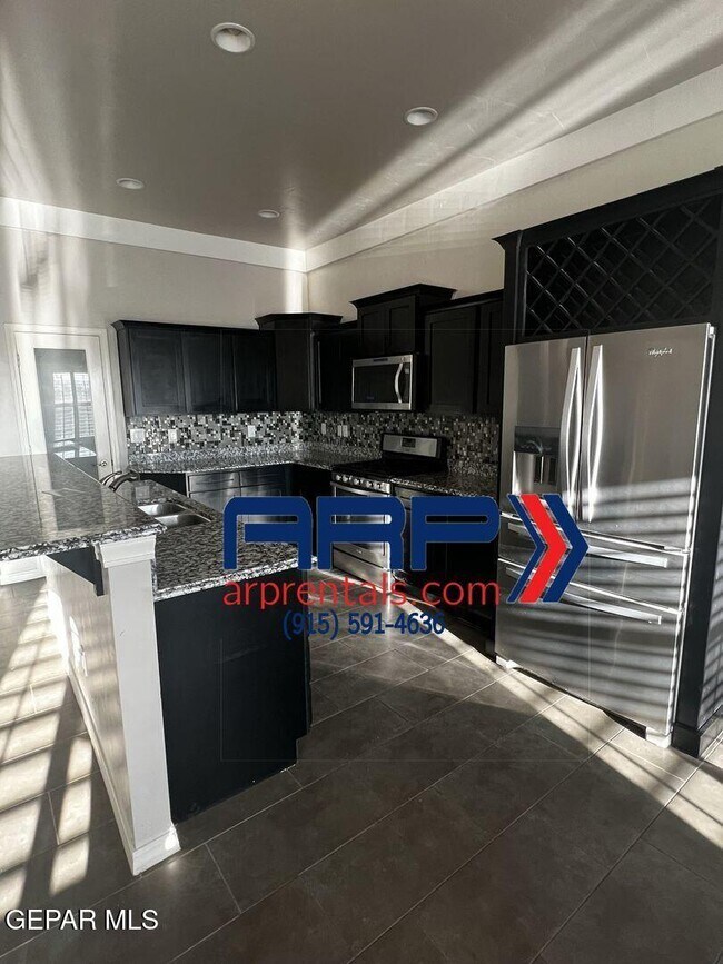 Building Photo - 3720 Loma Jacinto