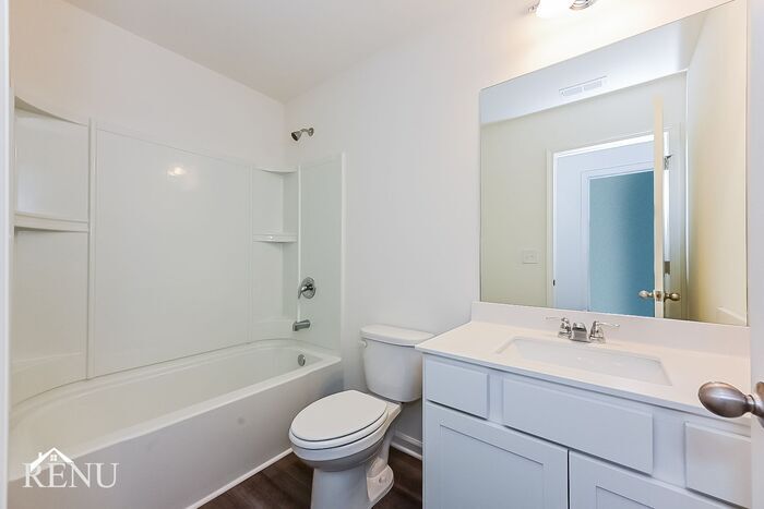 Building Photo - 3106 Calcutta St