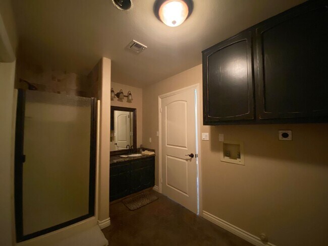Building Photo - BEAUTIFUL 4BD/3BA HOME ON 2.53 ACRES!!!
