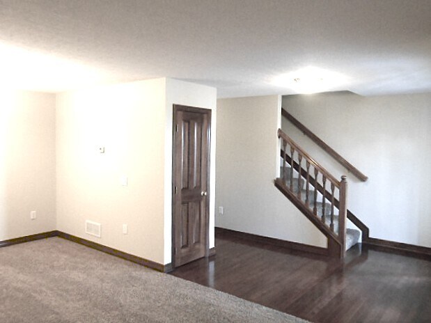 Building Photo - 231 Oakford St