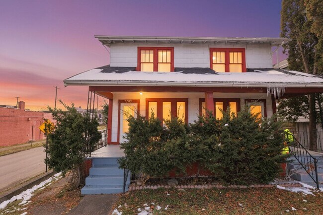 Primary Photo - 2709-2711-2711 Sullivant Ave