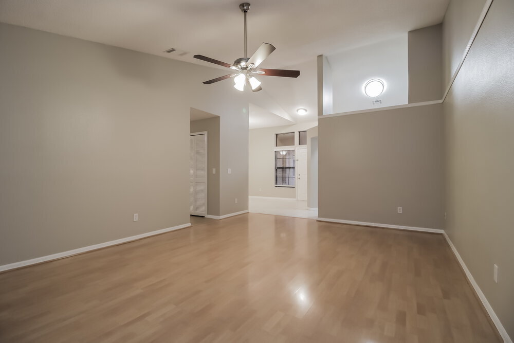 Building Photo - 1052 Alpug Ave