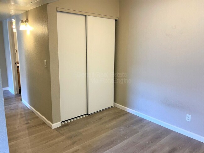 Building Photo - 2938 N 61st Pl