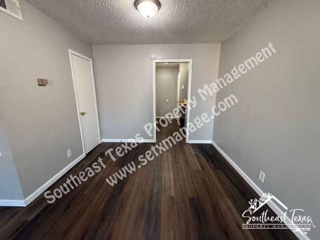 Building Photo - 4110 Arthur St