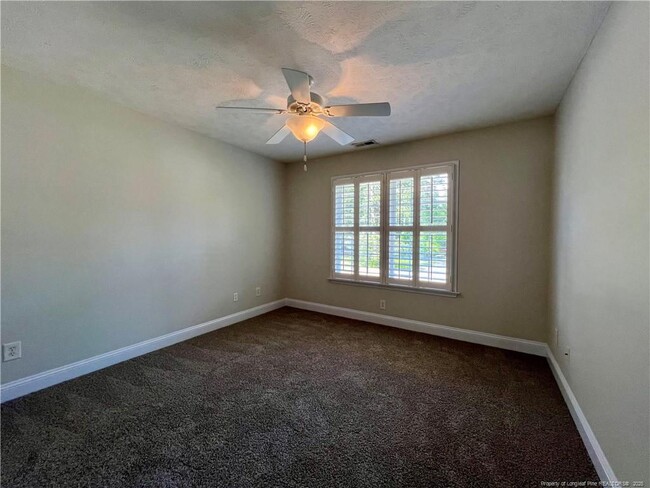 Building Photo - 346 Coverly Square