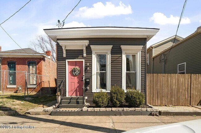 Primary Photo - 1107 Logan St