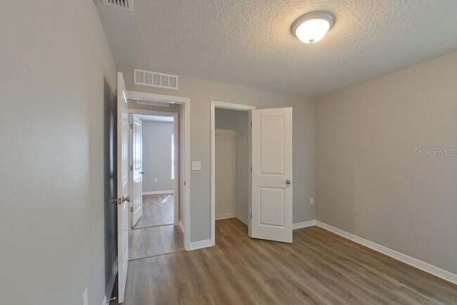 Building Photo - 2907 W Camilo Dr