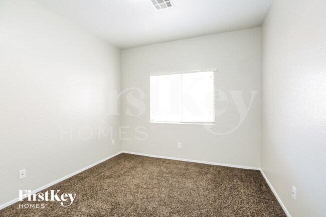 Building Photo - 5898 Swan Point Pl
