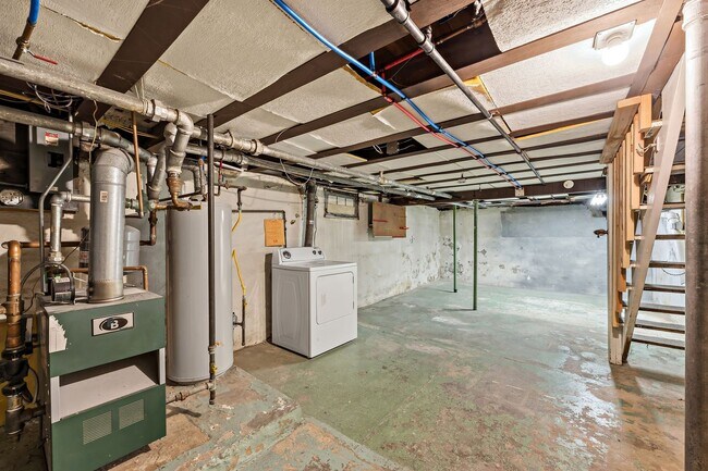 Building Photo - 1130 3rd St