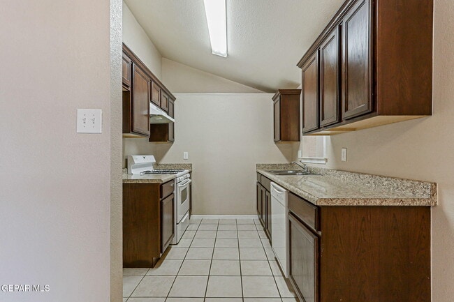 Building Photo - 11781 Jennifer Dr