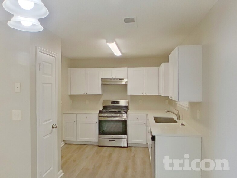 Building Photo - 868 Asbury Way