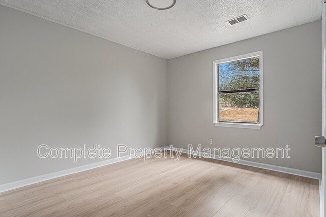 Building Photo - 784 15th Ct NW