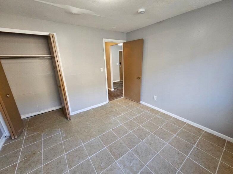 Building Photo - 1885 Taylor Rd