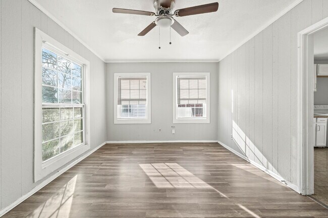 Building Photo - Cozy Home, Minutes from Texas Tech & Downt...