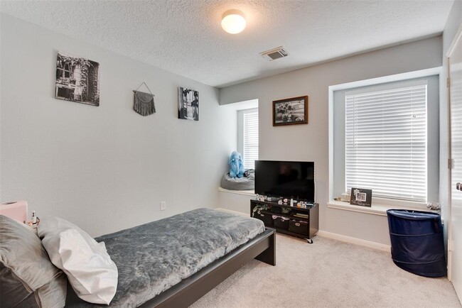 Building Photo - 3403 Legends Garden Dr