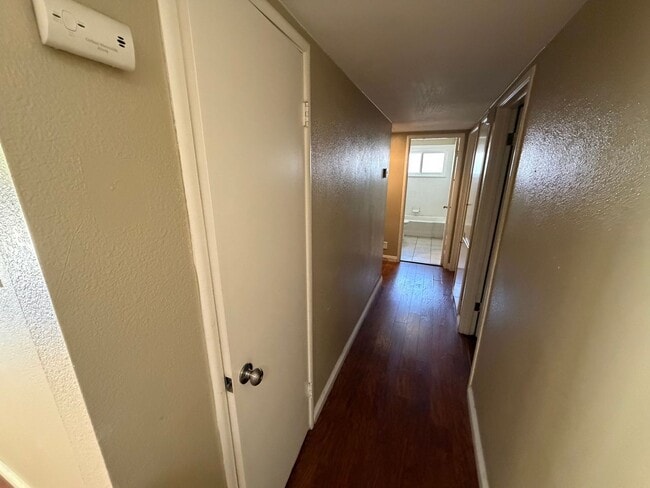 Building Photo - 4752 Crestview Dr