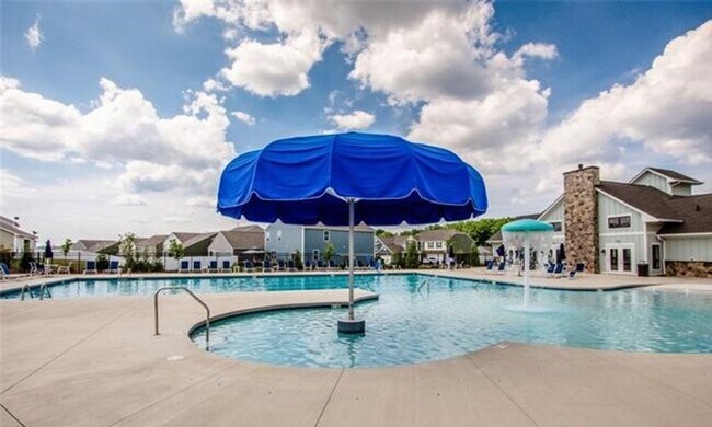 Building Photo - Enjoy this resort like feel where you live!