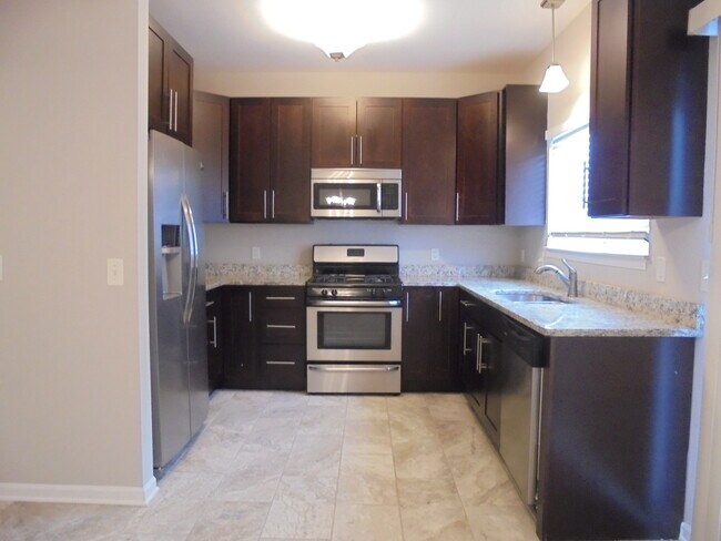 Building Photo - 1847 Grandview Pl
