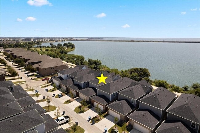 Building Photo - 7309 Sunset Blvd