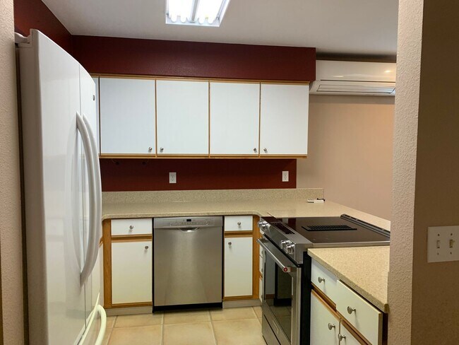 Building Photo - 2 Bed 2 Bath Summerwood Village Condo! Move In Special!