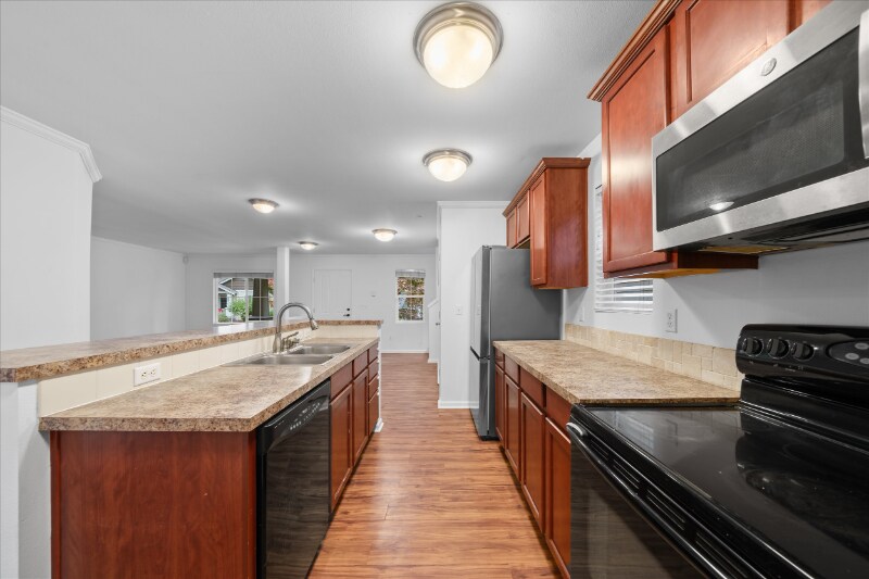 Building Photo - 6527 Indiana St SE