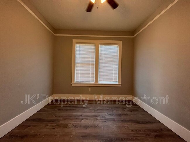 Building Photo - #11 17th Street S