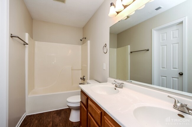 Building Photo - 10362 Corinth Way