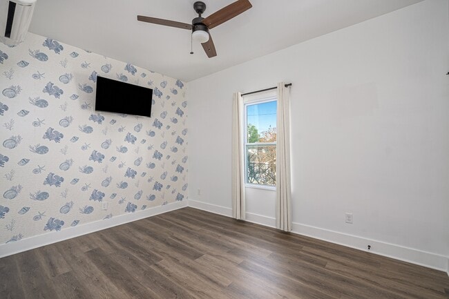 Building Photo - 637 E Anderson St