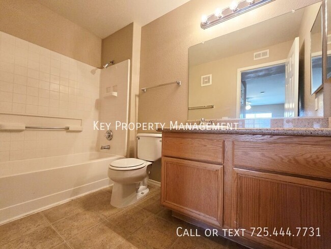 Building Photo - 2 BED, 2 BATH CONDO WITH OPEN FLOOR PLAN*