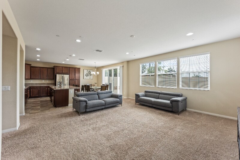 Building Photo - 950 N Ellie St