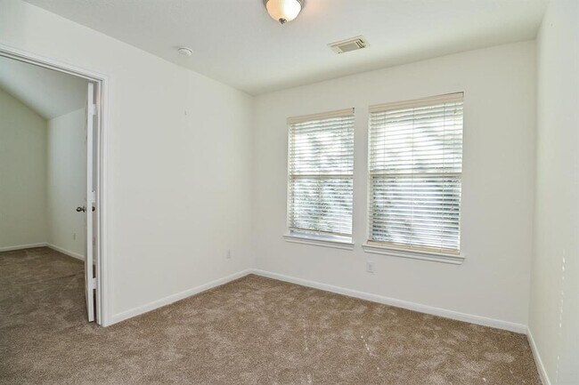 Building Photo - 5203 Brinkman Ct