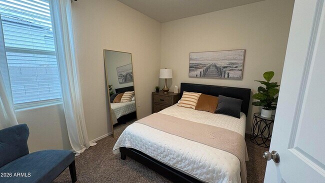 Building Photo - 30998 W Earll Dr