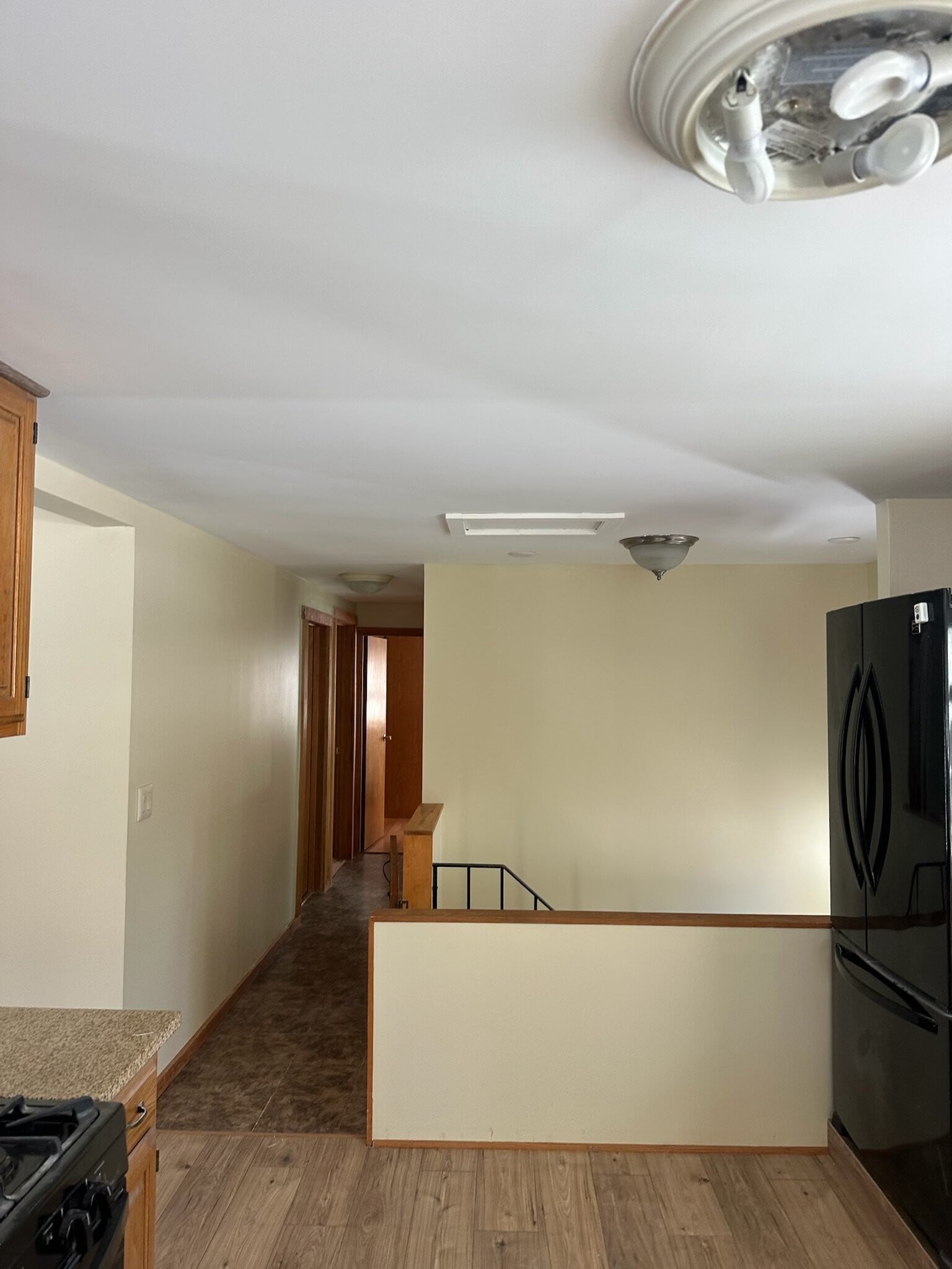 Building Photo - 686 S Windsor St