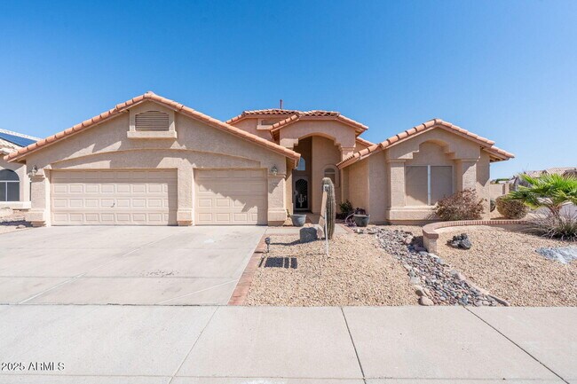 Building Photo - 7910 W Adobe Dr