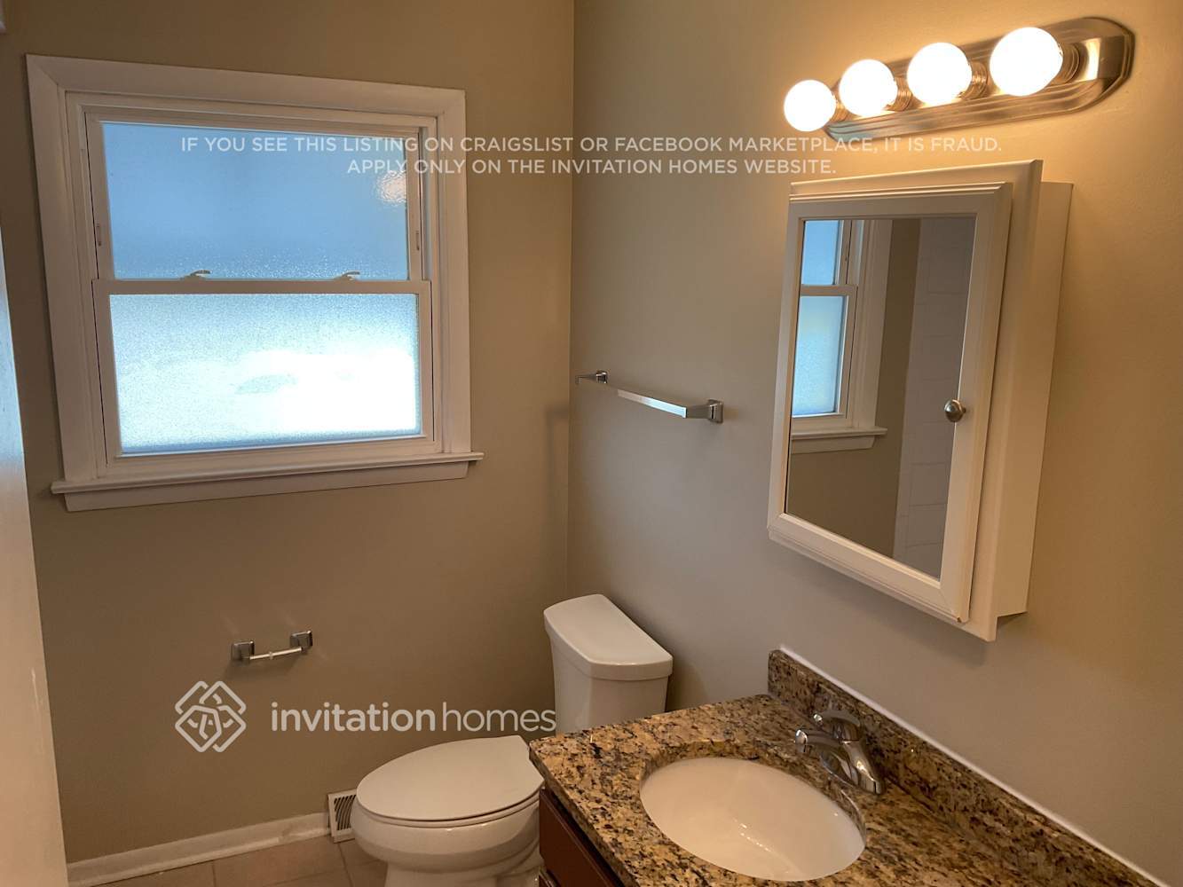 Building Photo - 404 S Crestwood Ln