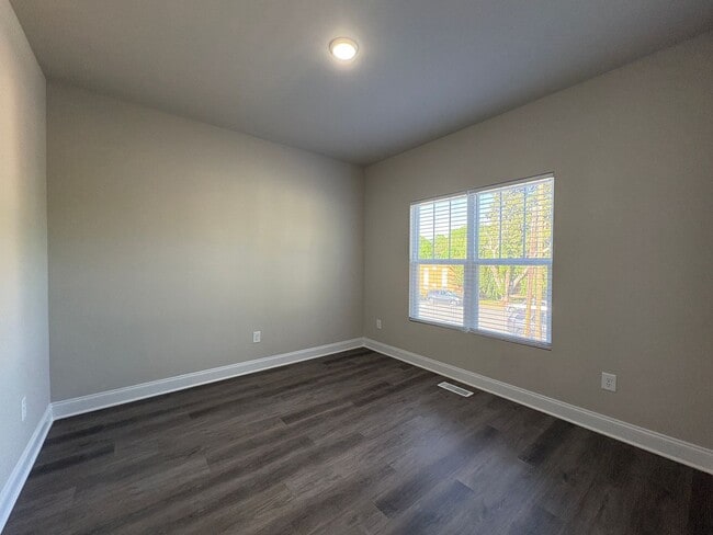 Building Photo - 1580MA/1584MA