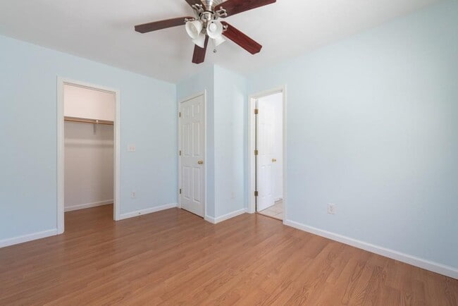 Building Photo - 342 Mathews Ave NE